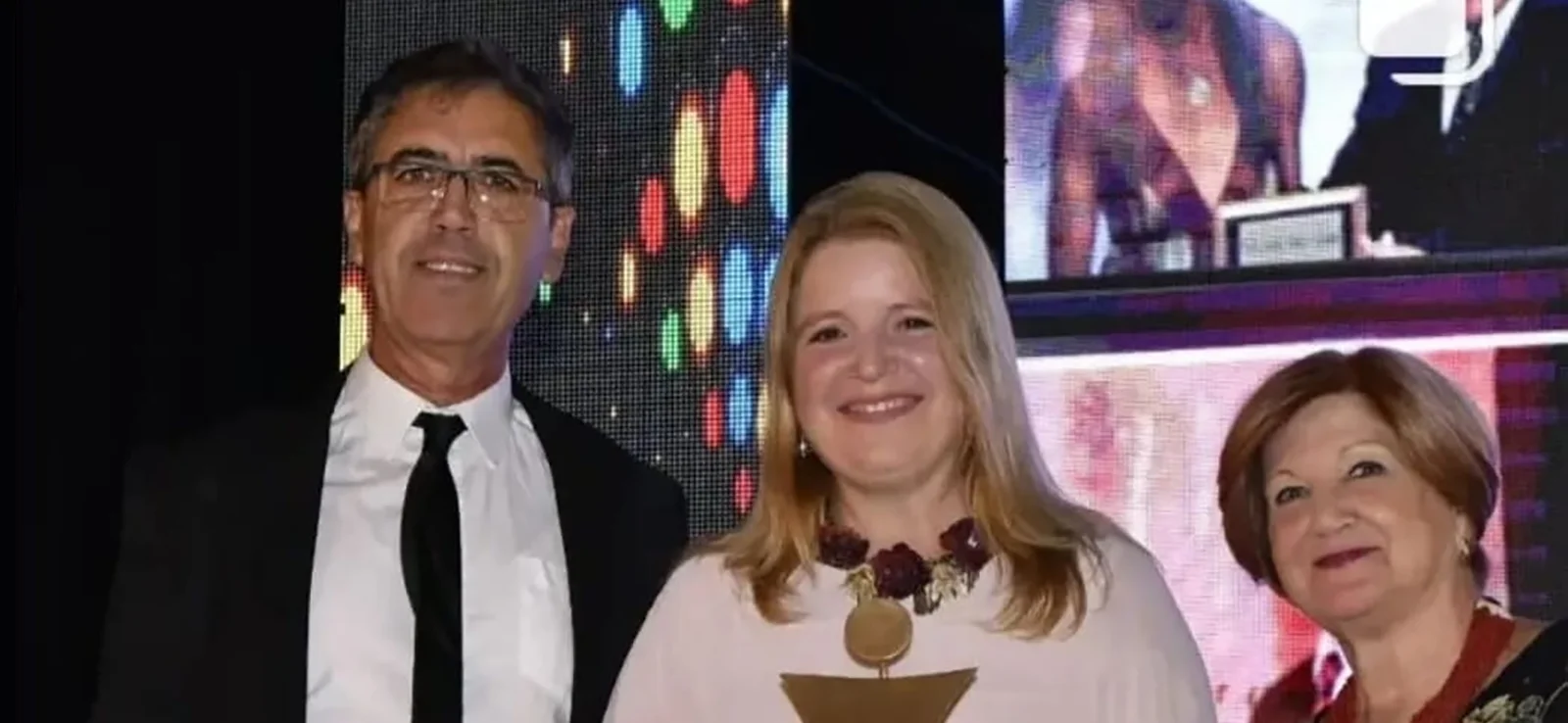 Premio a la Mujer del Año en el Mundo de la Hotelería y Turismo